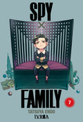 Portada de Spy x Family 07 de Tatsuya Endo, edición en castellano de Editorial Ivrea
